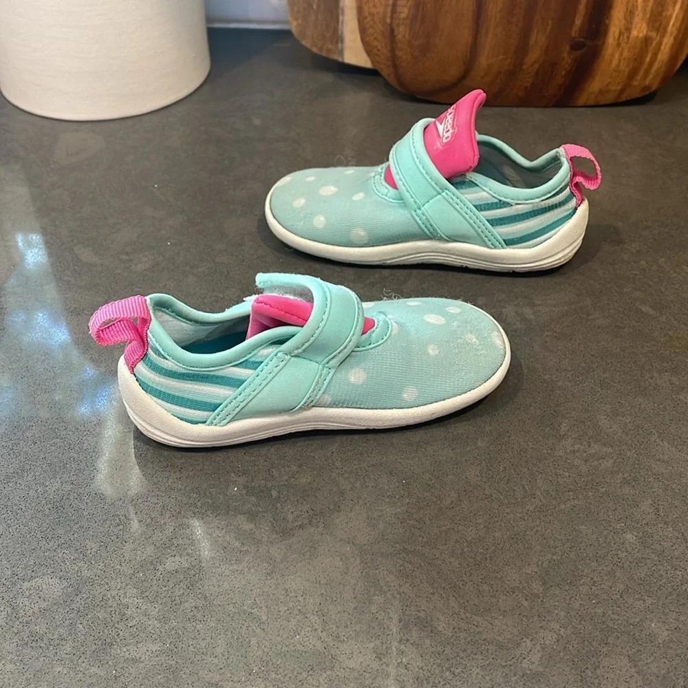 Speedo Girls Water shoes size 5c